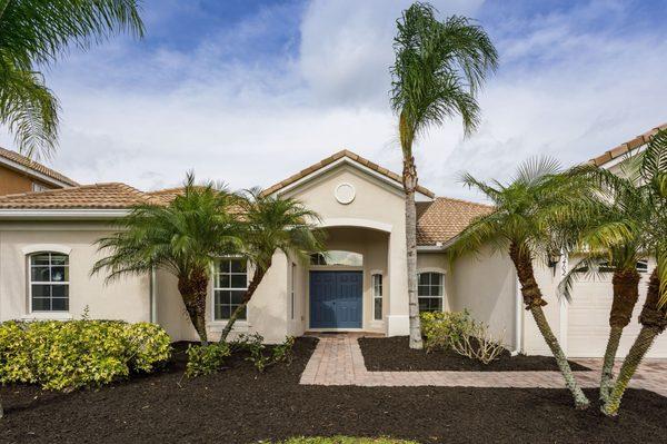 Poinciana! 4 bed, 2 bath!!! Guarded gated community!!