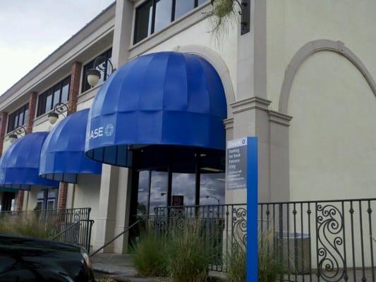 Chase Bank on Lake in Altadena, CA