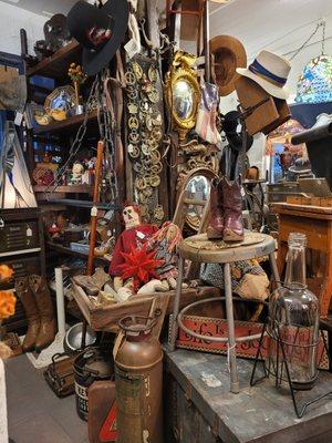 Antique and vintage Collectables.