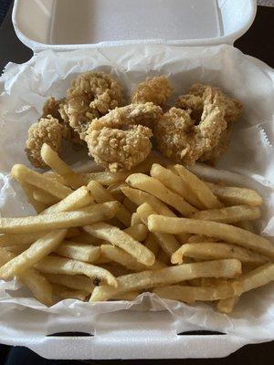 8 Piece Fried shrimp w/French fries