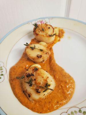 3/4 scallops from Costco in a gumbo & made scallop romesco with 1/4 leftover scallop