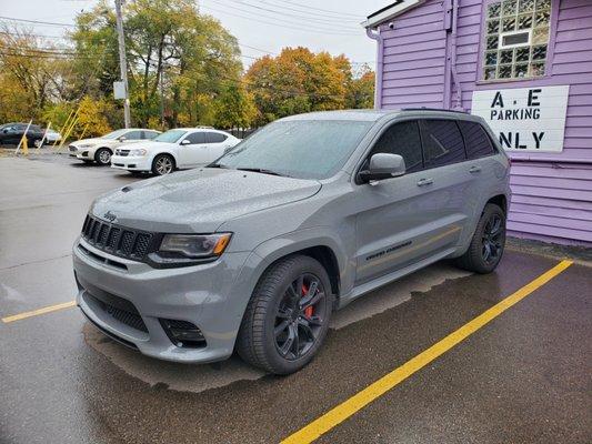 Grand Cherokee SRT 20% on front doors 50% on windshield