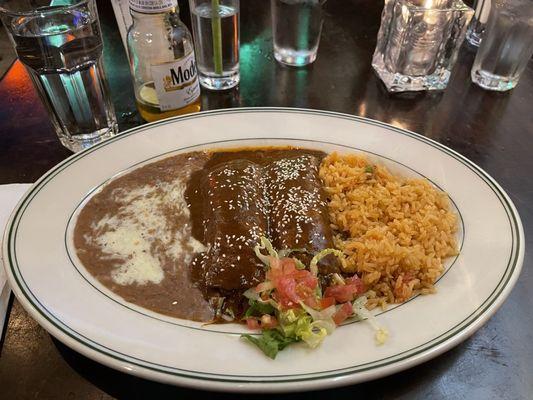 Chicken enchiladas mole