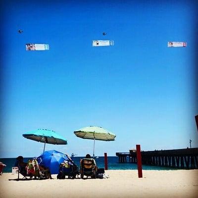 3 banner formation flight