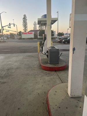 Gas pump station