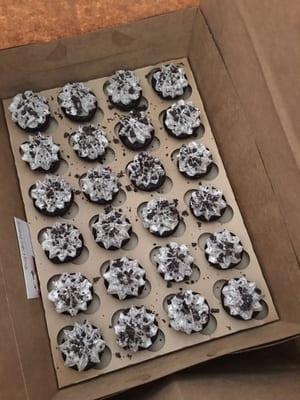 Cookies and cream minis votes the best at the party