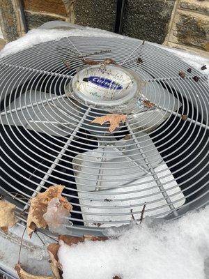 Fan on heat pump stock and not spinning fixed and system was back up and running