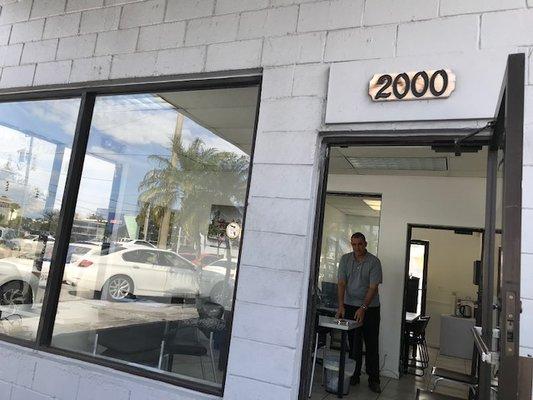 Serving Palm Beach County fine automotive previously owned vehicles