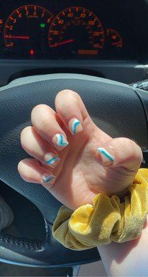 wavy nails