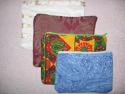 Cosmetic bags, lined with zipper