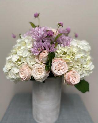 Pink garden roses, hydrangea, mums