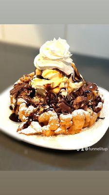 Snickers Gourmet Funnel Cakes!