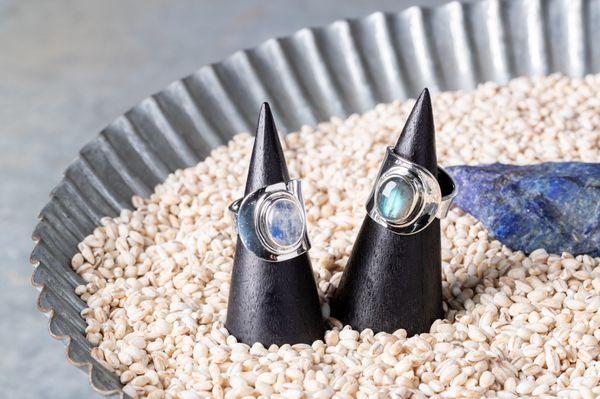 Moonstone & labradorite rings for every day & every occasion!