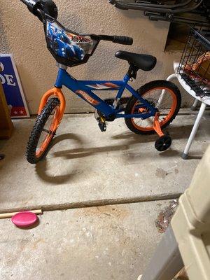 Hot wheel 16" boys bicycle