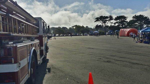 E40 representing at The Strides for Life Colon Cancer Foundation 4k run at Lake Merced,  SF