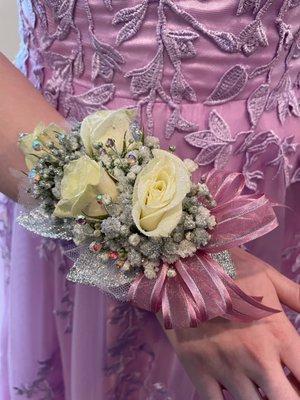 Prom wrist corsage