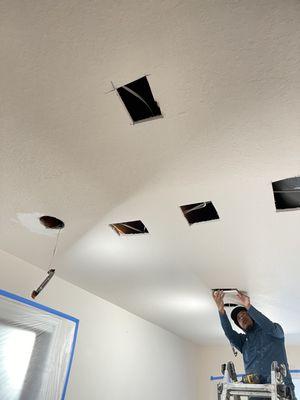 Instalación  de luces en una habitación