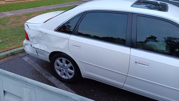 2001 Toyota Avalon XLS quarter panel My name is Mrs.Carolyn  504-214-9295