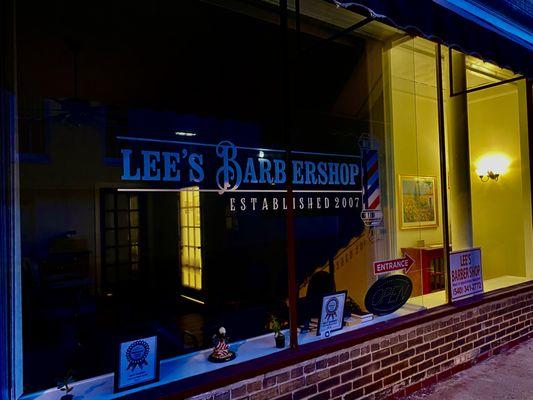 Lee's Barber Shop