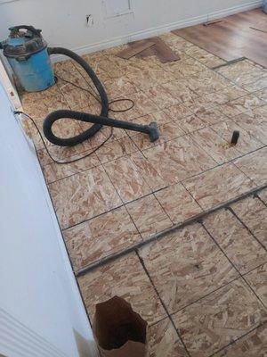 Floor repair install lament floor