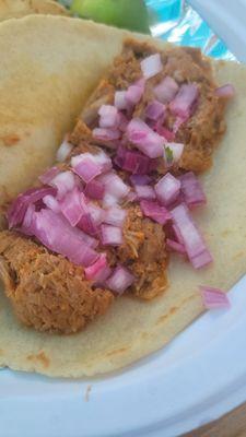 Cochinita pibil taco