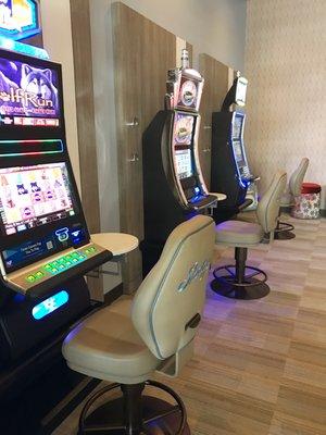 5 Slot & Video Poker machines!