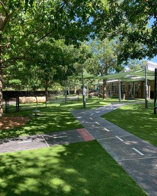 The children can play on this soft artificial turf.