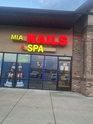 I'm a new owner of Mia Nails and Spa