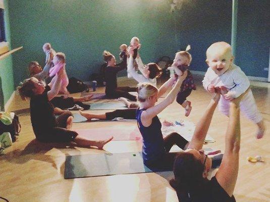 BABY YOGA