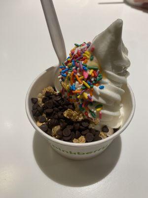 Vanilla Small Frozen Yogurt with Toppings