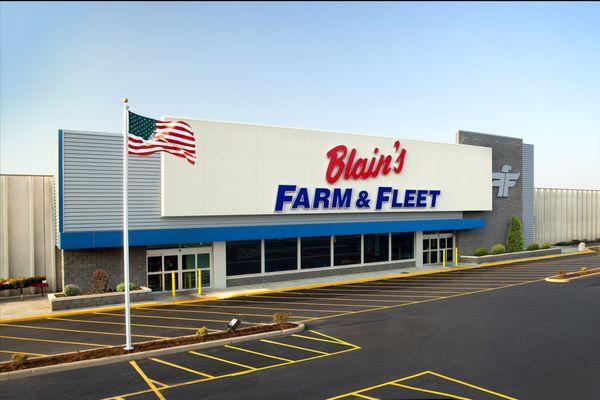 Blain's Farm & Fleet Oak Creek storefront