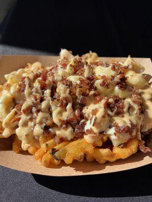 Waffle fry Mac bowl