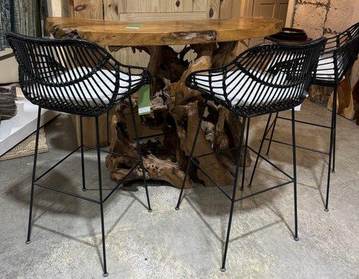 Live Edge Bar with Rattan Bar Stools