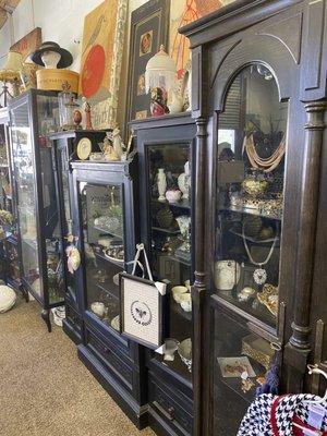 Display cases feature Crystal, Vaseline glass, gift boxes, jewelry and more. Great place to find a gift!