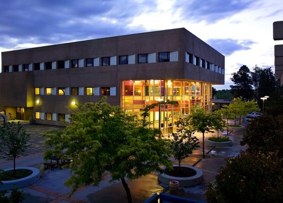 This is a picture of the Jackson Student Center. Anderson's Executive and Professional Education Center is located on the third floor.