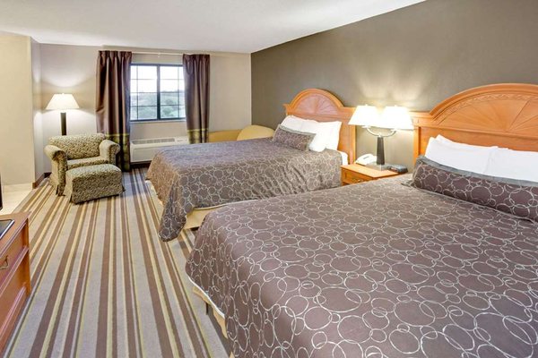 2 Queen Bed Room