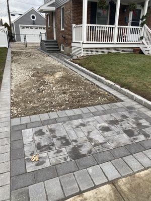 Driveway with stone and belgian blocks