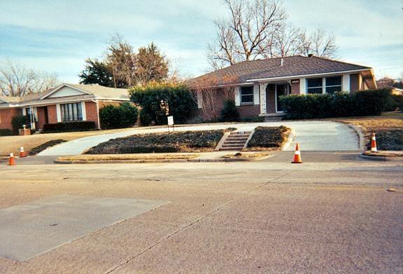 Concrete Circle Driveway and Approaches