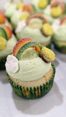 Pot O' Gold Cupcakes for St. Patrick's Day