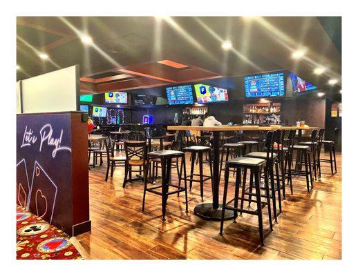 Tony D's. W Belmont Ave, Elmwood Park, IL   Neighborhood Sport Bar. Beers Drinks Great Food Jukebox Slots Sport TVs.Spacey.Cool!