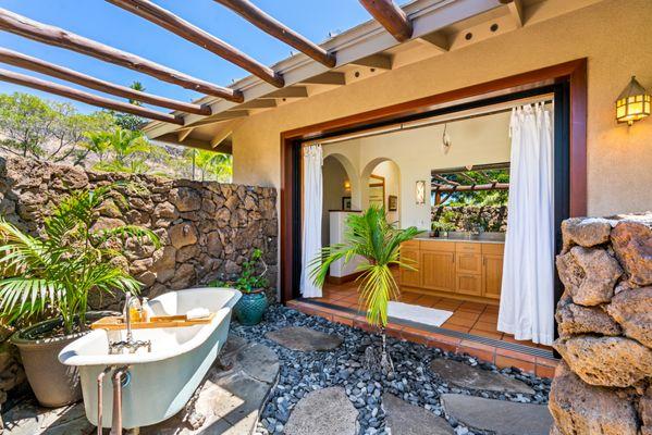 Outside Shower and Tub