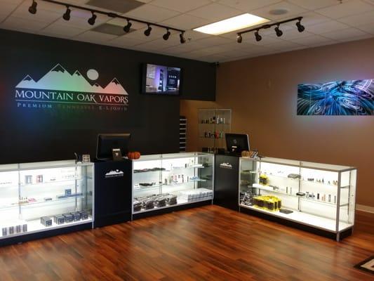 Mountain Oak Vapors of Chattanooga is the number one vape shop and vape lounge in the Chattanooga Tennessee area!