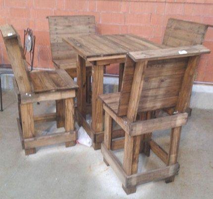 Custom built patio table set with pallet lumber purchased from Fort Worth Pallets