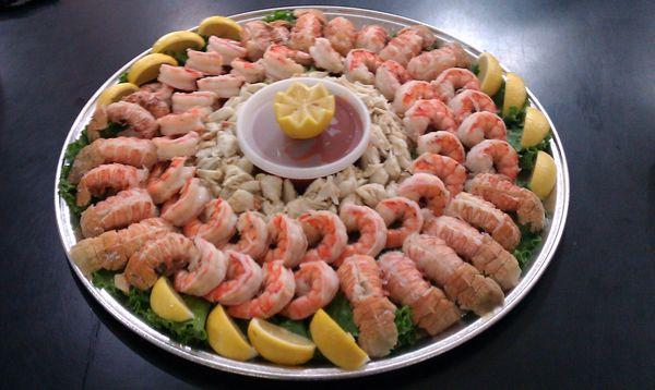 Cocktail Trio platter.....shrimp, crab & lobster