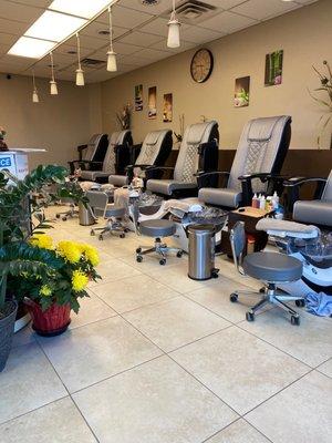 Inside: pedicure stations