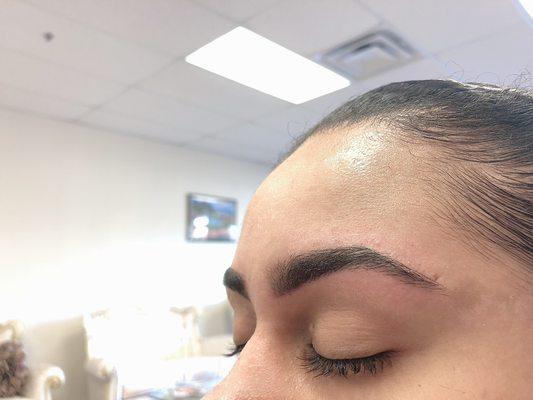 Brow shaping with Rani here at Rani Brow Art
Please call or text 615-605-9006 to get your eyebrows done