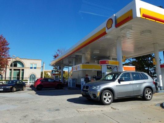 Shell "Toll Booth" on Fairview