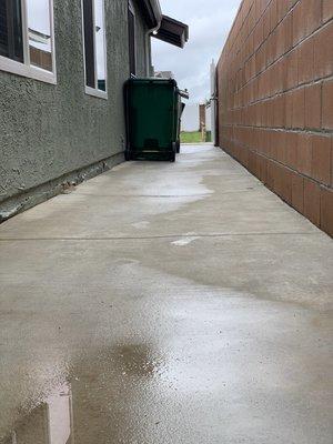 Cement with drain in the middle