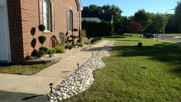 We specialize in contemporary Landscaping.