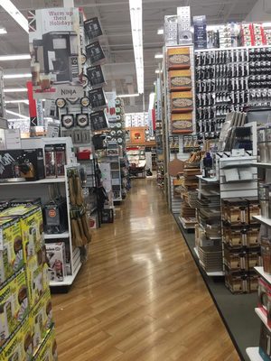 Bed Bath & Beyond of North Attleborough -- 1360 South Washington Street / Route 1, North Attleborough       Interior